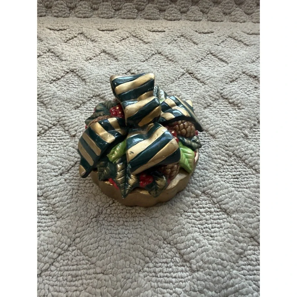 Empire Candle Jar Topper Cap Ceramic Christmas Green Bow Pinecone Mistletoe